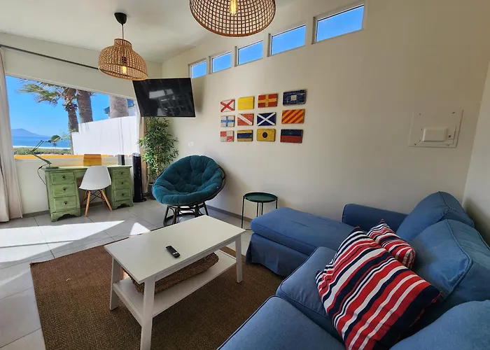 Casa Lucia - Beachfront House